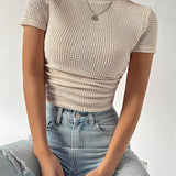 NAOMIE™ – Sleek Slim-Fit Tee